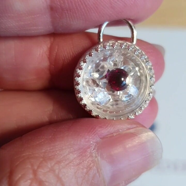 Pakimar diamond & Garnet dome pendant