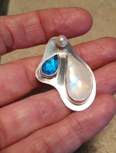 Moonstone, Apatite & Pearl pendant