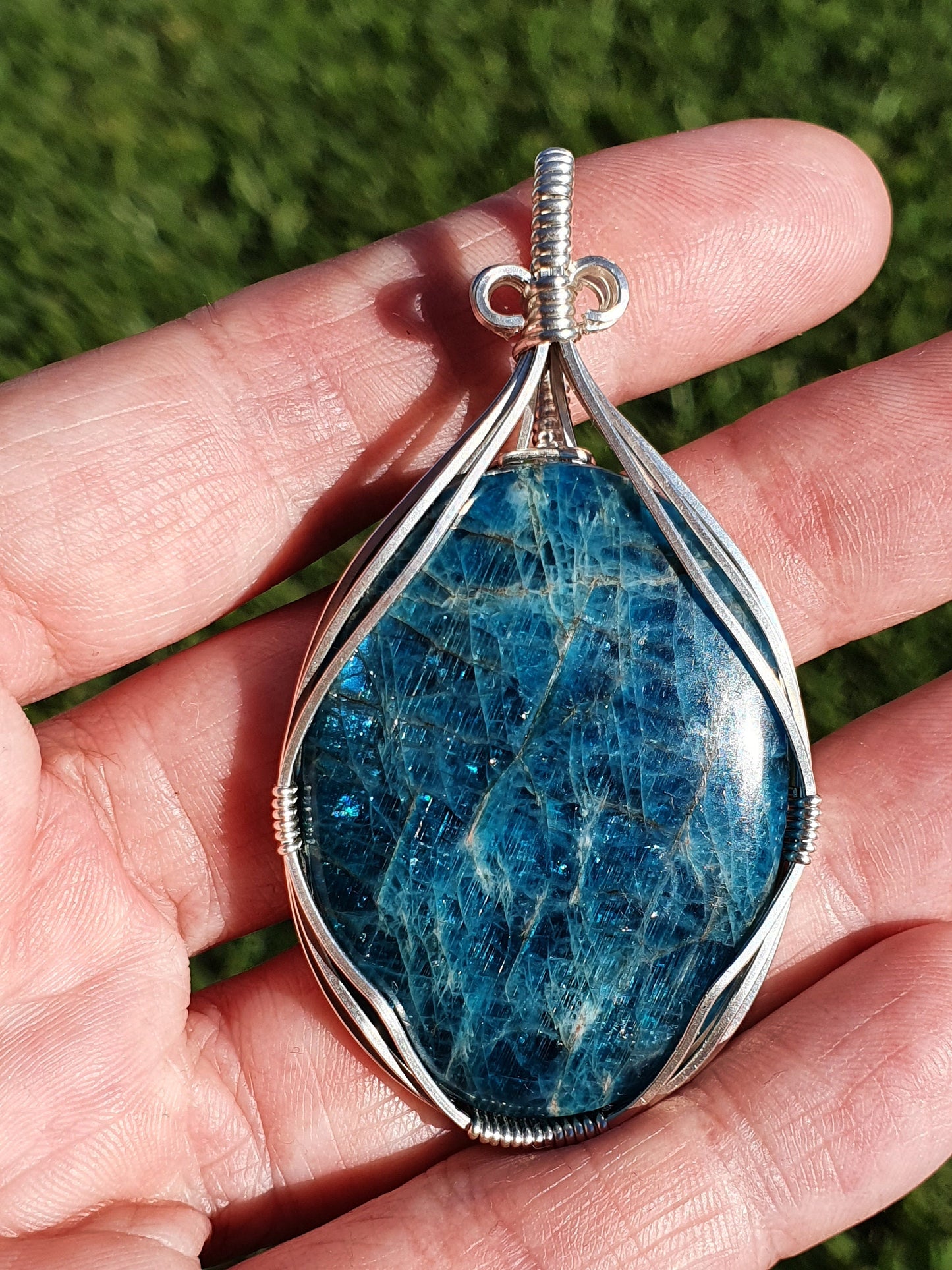 Apatite silver pendant