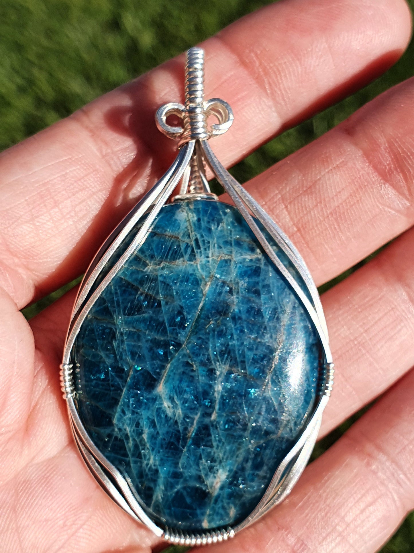 Apatite silver pendant