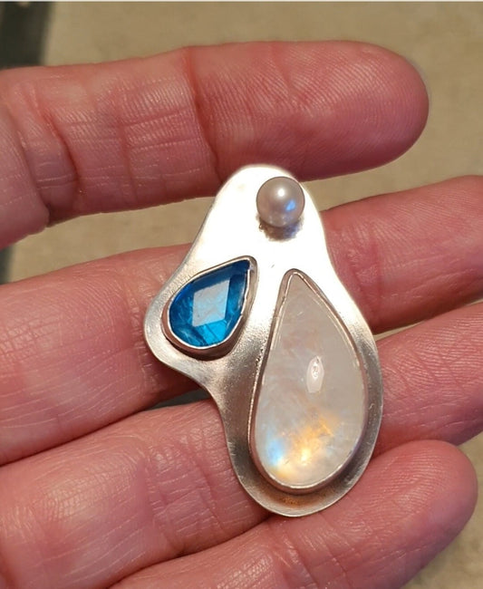 Moonstone, Apatite & Pearl pendant